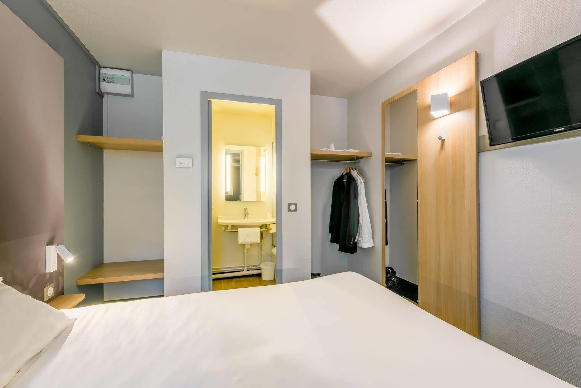 B&B Hotel Grenoble Universite 1 Gières Eksteriør billede