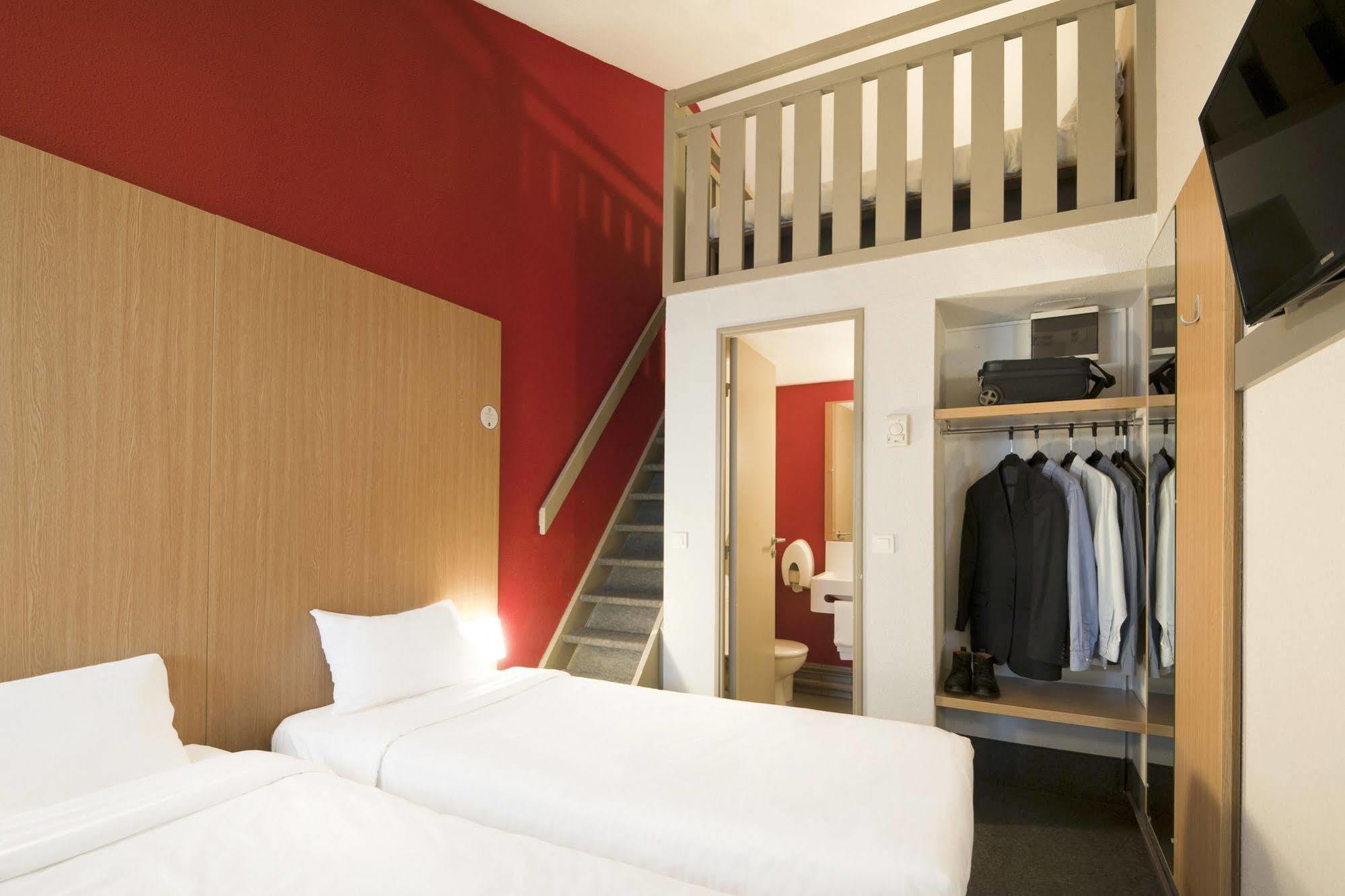 B&B Hotel Grenoble Universite 1 Gières Eksteriør billede